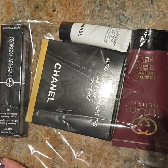 Christian Dior Makeup Pouch Gift Set - Picture 4 of 4